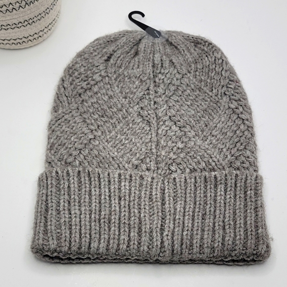 Bohemian | cozy grey monochrome cable knit minimalist beanie | NWT - Picture 4 of 4
